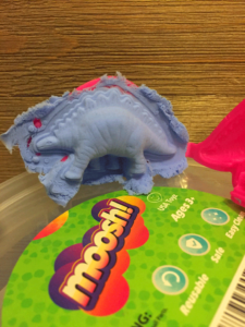 Are you tired of play dough always drying out? Here is a fantastic, fun list of play dough alternatives that don't dry out!! Super fun and lots of great options like this Mooshi!