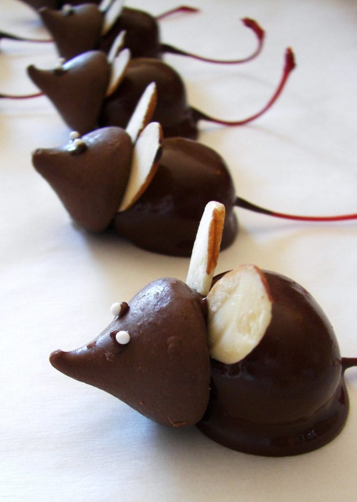 Christmas Mice by Knot in the String