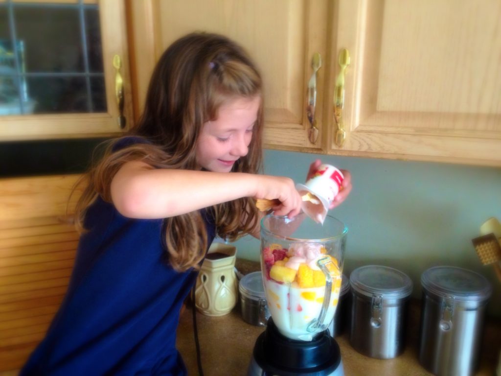 The After-School Smoothie that will make your kids #SnackandSmile! #ad #sponsored