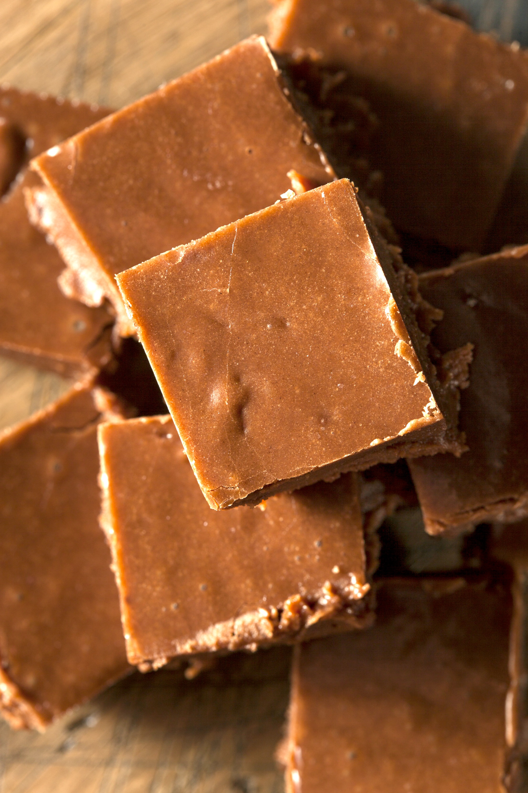Homemade 2 ingredient super easy Chocolate Fudge Ready to Eat ...