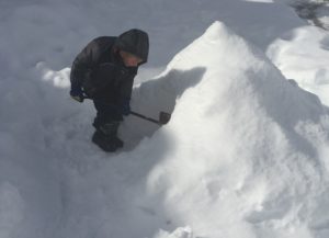 5 UNIQUE SNOW ACTIVITES