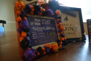 Pom poms, Halloween,, frame