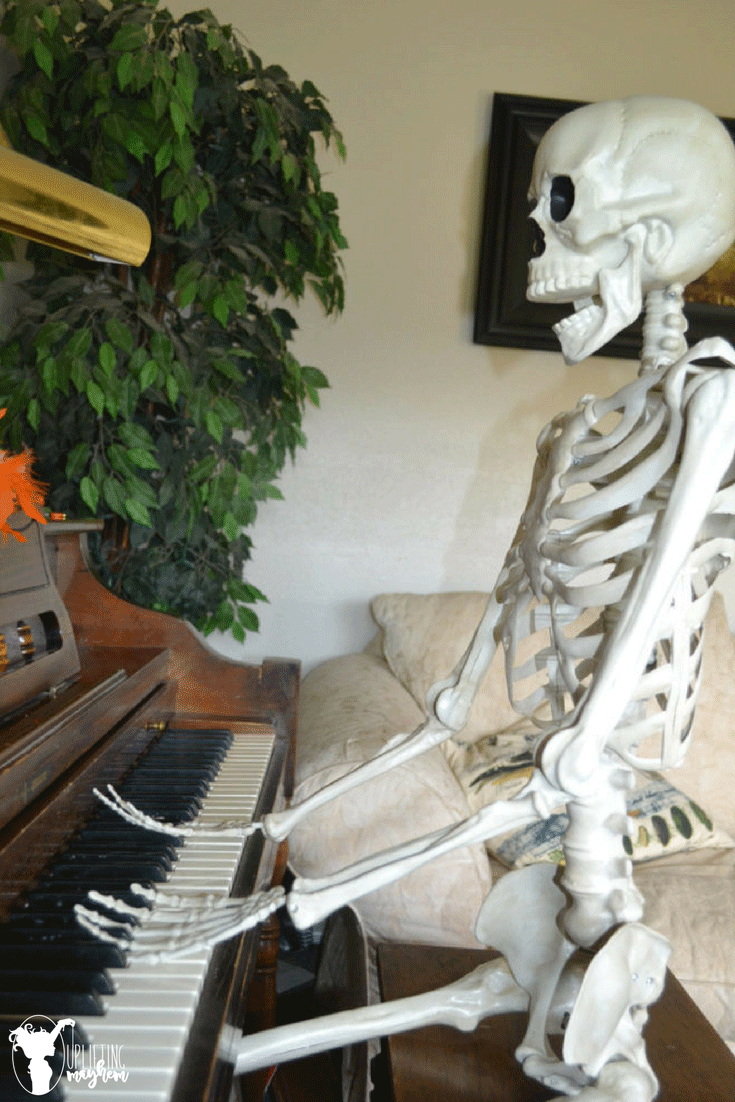 "Elf on the Shelf" Skeleton 