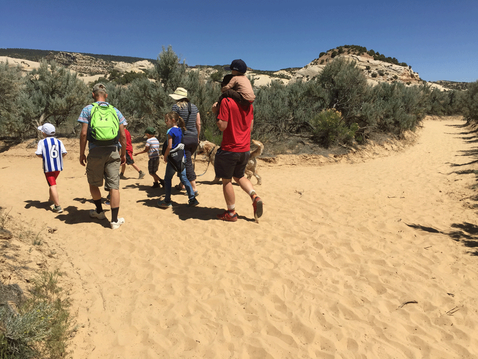 Moonshine Arch is a beautiful hike in Vernal Utah that you don't want to miss