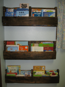 Easy DIY Pallet Bookshelves with step by step instructions that you can put together in a matter of hours. They look AMAZING!!
